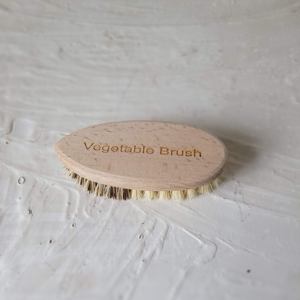 Load image into Gallery viewer, MARTHA&#39;S VINEYARD Vegetable Brush