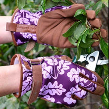 Load image into Gallery viewer, BURGON &amp; BALL Love the Glove Gardening Gloves - Oak Leaf Plum M/L - Pair