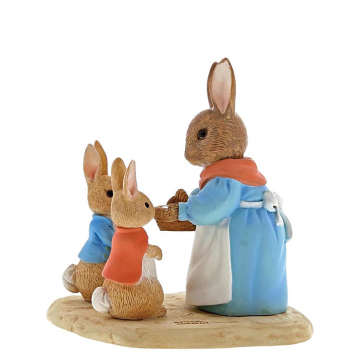 PETER RABBIT Beatrix Potter Miniature Figurine - Mrs. Rabbit, Flopsy & Peter Rabbit