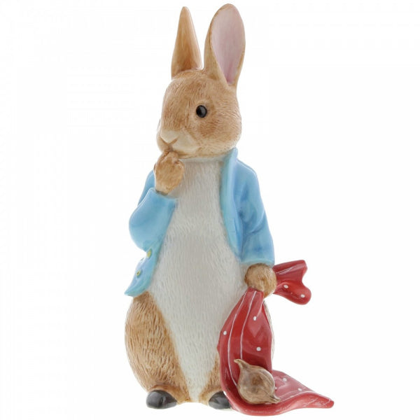 PETER RABBIT Beatrix Potter Large Figurines - Peter Rabbit and the Pocket Handkerchief (Limited Edition)