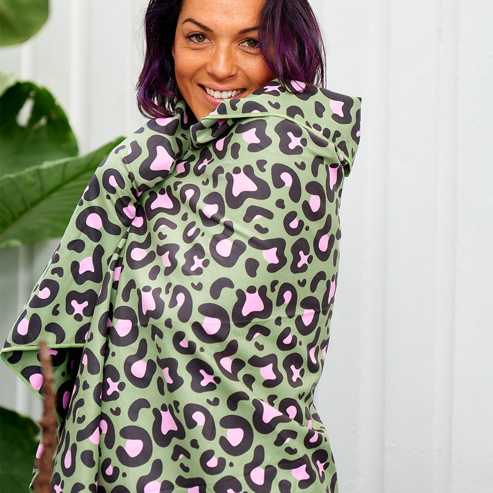 Load image into Gallery viewer, ANNABEL TRENDS Sand Free Towel - Ocelot Pink Khaki
