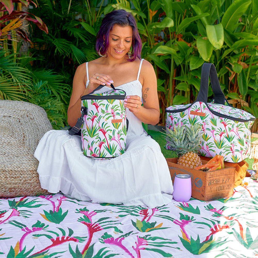 Load image into Gallery viewer, ANNABEL TRENDS Picnic Mat - Kangaroo Paw Pink
