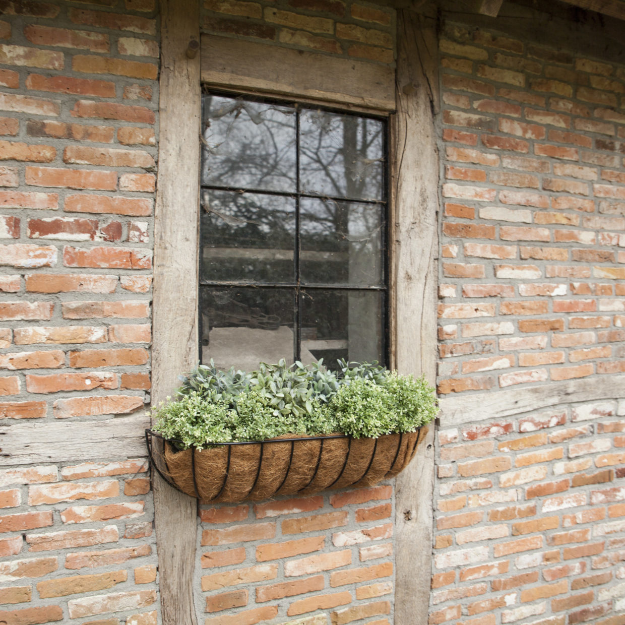 Load image into Gallery viewer, ESSCHERT DESIGN Window Box / Hayrack