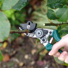 Load image into Gallery viewer, BURGON &amp; BALL Rose Garden Pruner - Cut and Hold