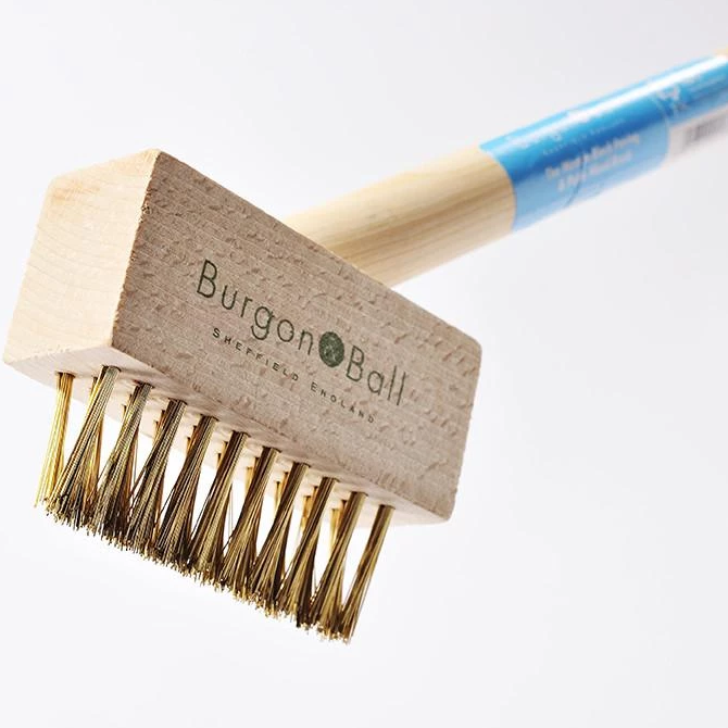 BURGON & BALL  |  Long Handled Miracle Block Paving Brush close up