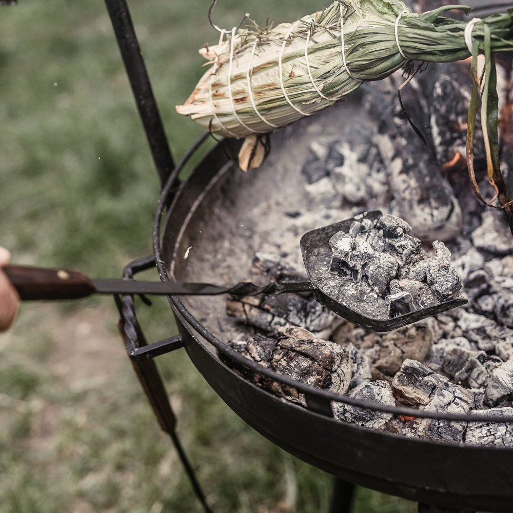 Load image into Gallery viewer, BAREBONES Cowboy Grill Coal Shovel