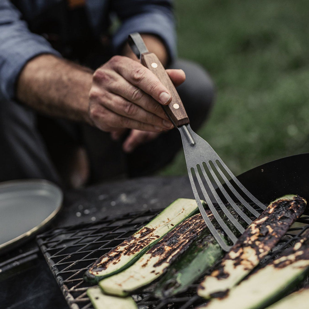 Load image into Gallery viewer, BAREBONES Cowboy Grill Fish Spatula