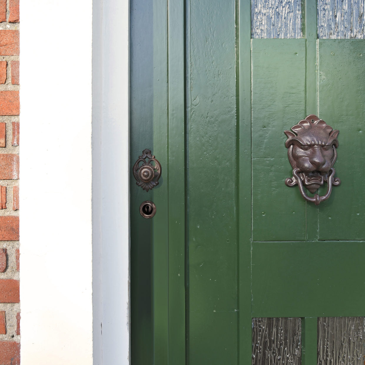 Load image into Gallery viewer, ESSCHERT DESIGN Door Knocker Lion Head