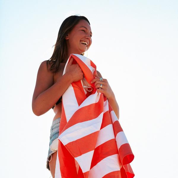 Load image into Gallery viewer, DOCK &amp; BAY Quick-dry Beach Towel 100% Recycled Cabana Collection - Waikiki Coral