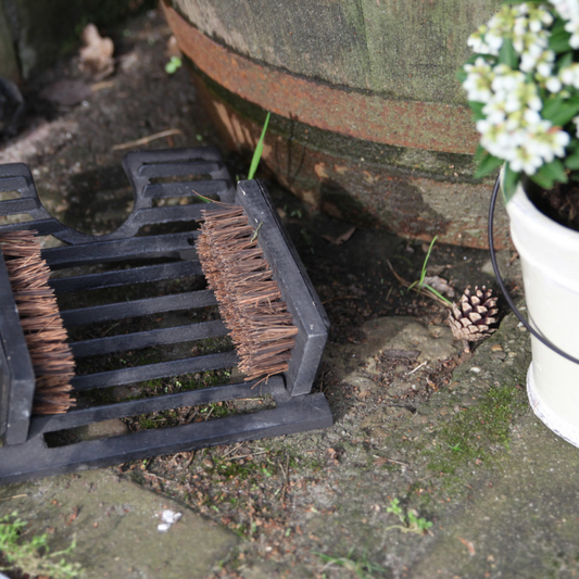 ESSCHERT DESIGN Bootjack with Brushes