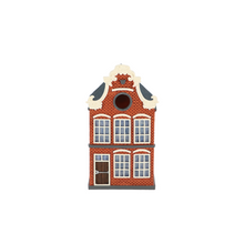 Load image into Gallery viewer, ESSCHERT DESIGN Canal Side House Nesting Box - Clock Gable
