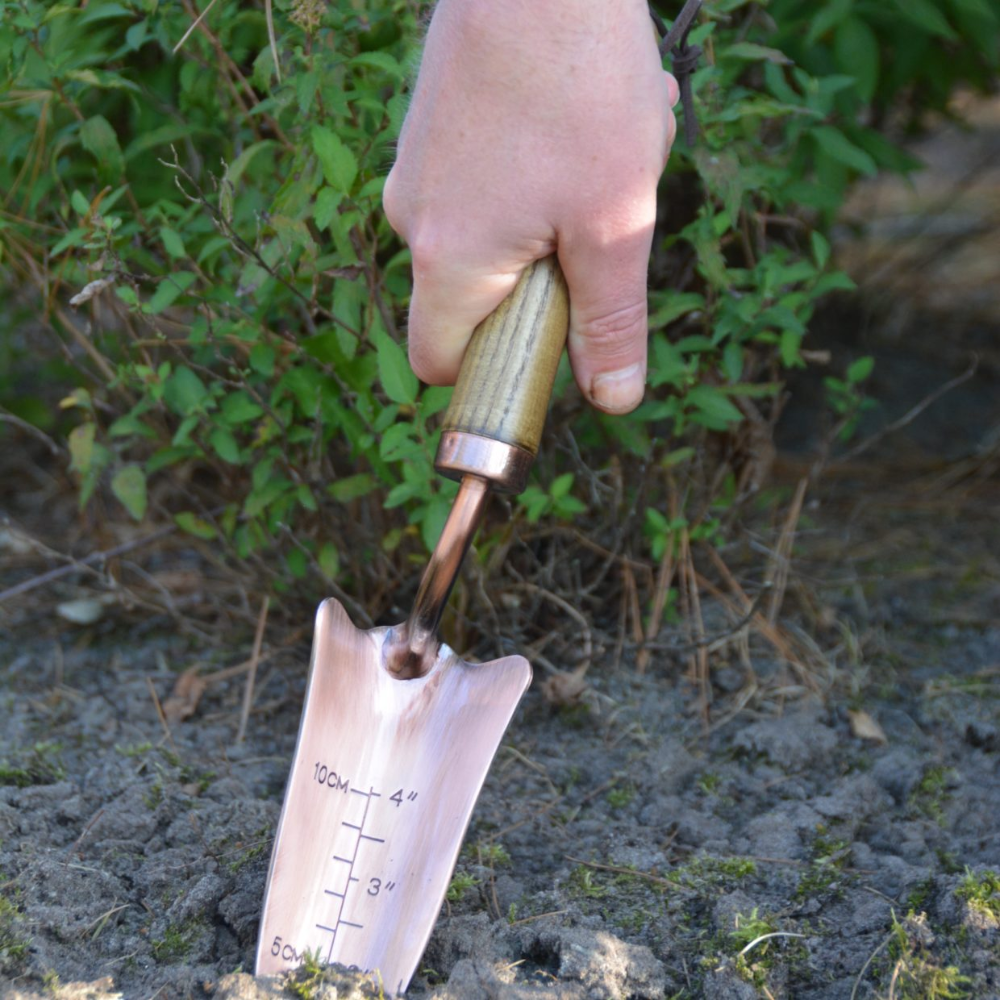 Load image into Gallery viewer, ESSCHERT DESIGN Copper Plated Hand Shovel