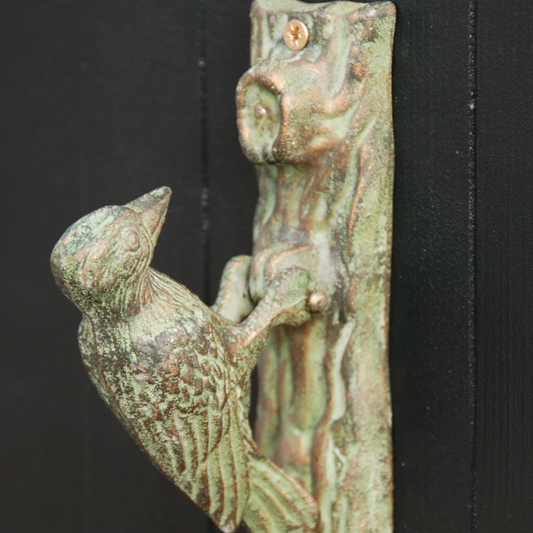 ESSCHERT DESIGN Cast Iron Door Knocker - Woodpecker