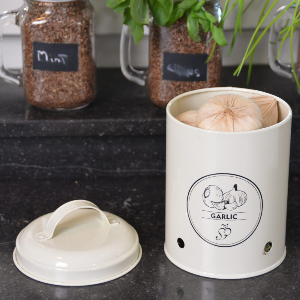 Load image into Gallery viewer, ESSCHERT DESIGN Garlic Storage Tin