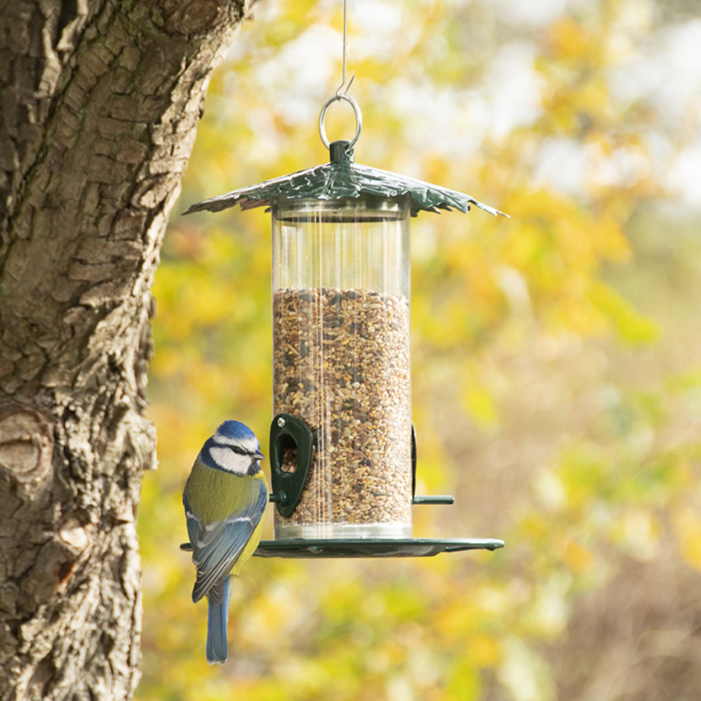 Load image into Gallery viewer, ESSCHERT DESIGN Silo Feeder With Leaf Roof