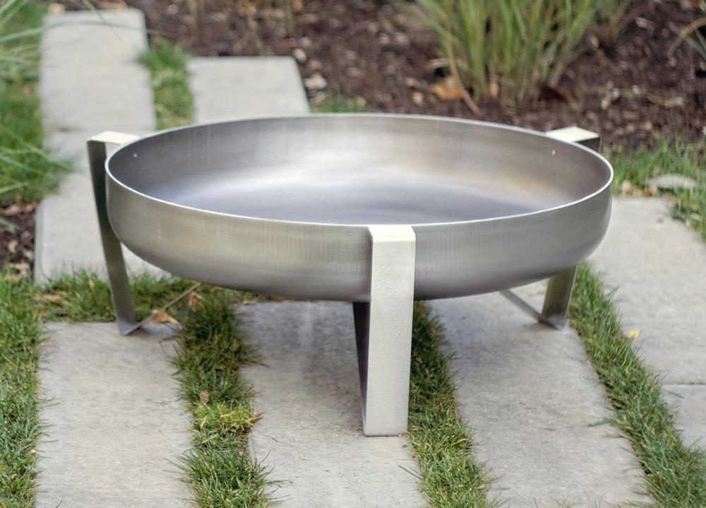 Load image into Gallery viewer, ALFRED RIESS Tashkooh Steel Fire Pit - Medium