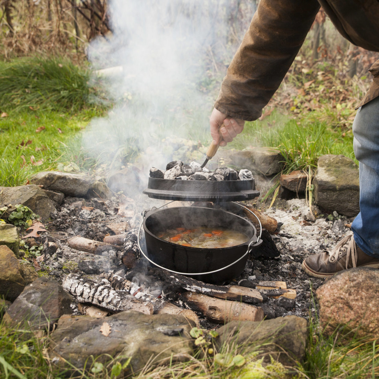 Load image into Gallery viewer, ESSCHERT DESIGN Dutch Oven 12&quot;