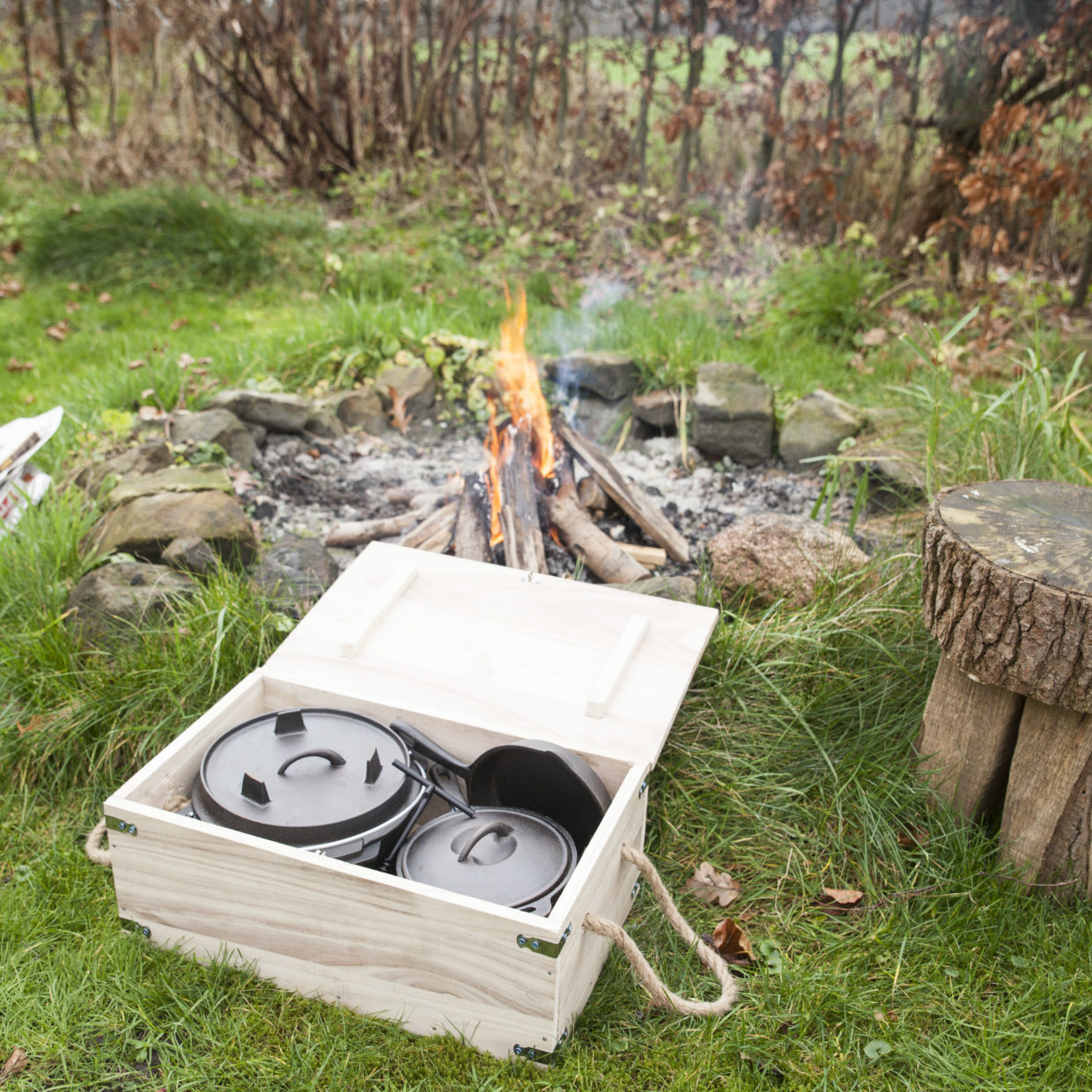 Load image into Gallery viewer, ESSCHERT DESIGN Dutch Oven Cooking Set 7 pcs