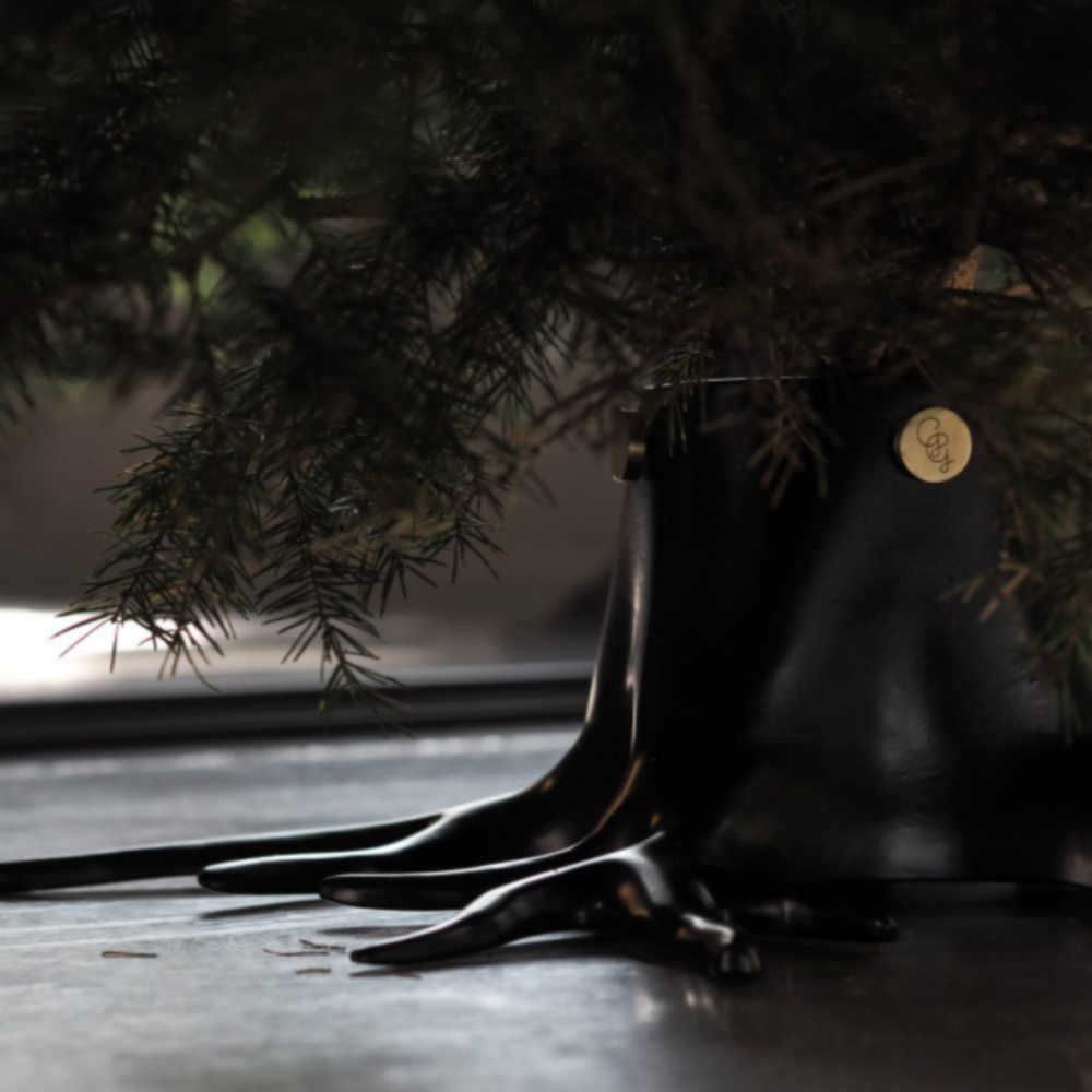 Load image into Gallery viewer, GARDEN GLORY Christmas Tree Stand &quot; The Root&quot; - Matte Black