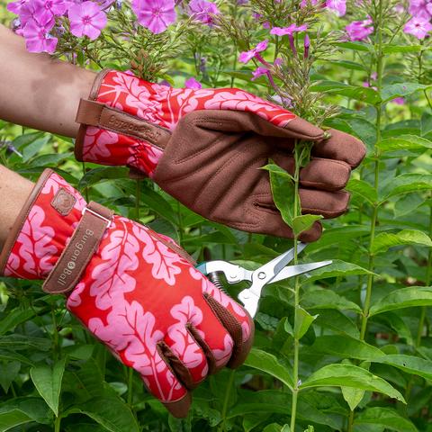 Load image into Gallery viewer, BURGON &amp; BALL Love the Glove Gardening Gloves - Oak Leaf Poppy S/M - Pair