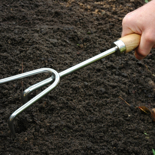 ESSCHERT DESIGN Stainless Steel Hand Rake / Cultivator
