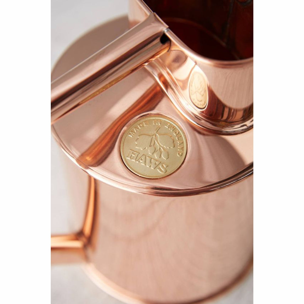 Load image into Gallery viewer, HAWS Gift Boxed Metal Indoor Plant Watering Can &#39;The Rowley Ripple&#39; 2 Pint (1 Litre) - Copper