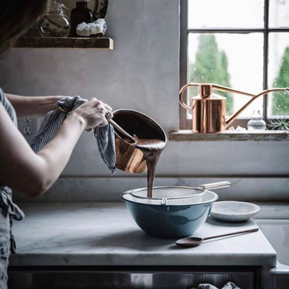 Load image into Gallery viewer, HAWS Gift Boxed Metal Indoor Plant Watering Can &#39;The Rowley Ripple&#39; 2 Pint (1 Litre) - Copper