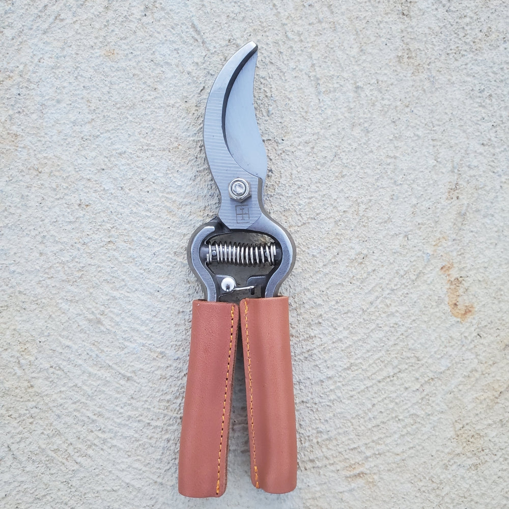 Load image into Gallery viewer, Leather Handled Secateurs