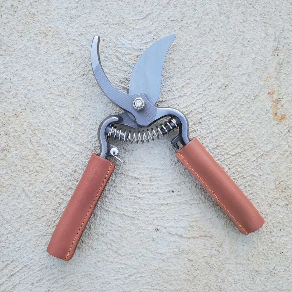 Load image into Gallery viewer, Leather Handled Secateurs