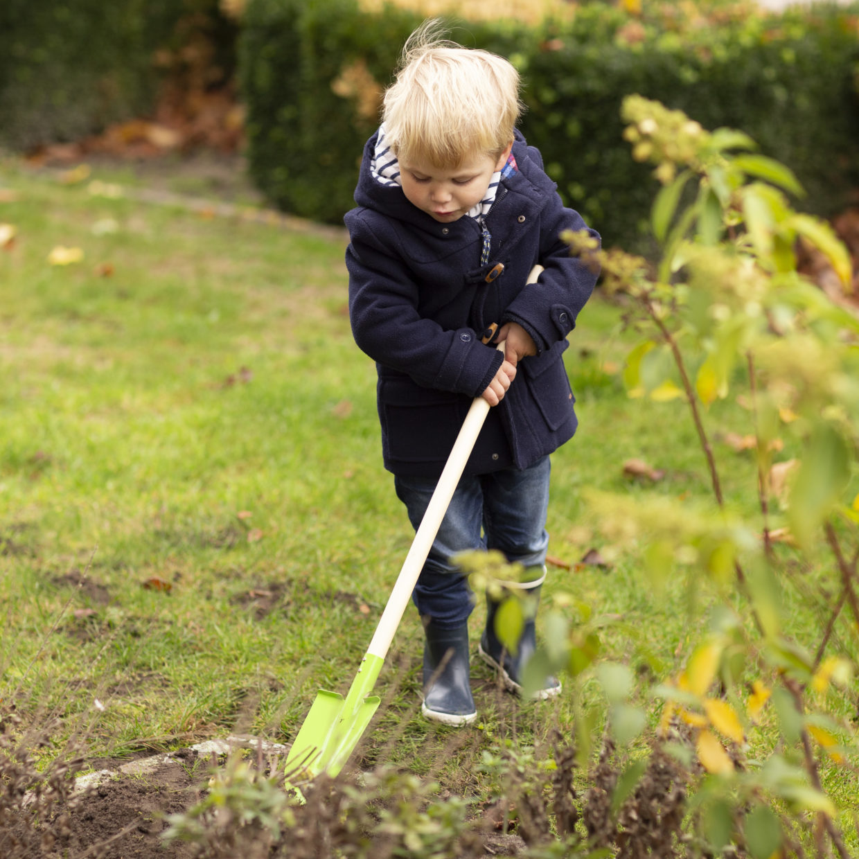 Load image into Gallery viewer, ESSCHERT DESIGN Children&#39;s Spade - Woodland Green