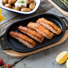 Load image into Gallery viewer, OONI Cast Iron SIZZLER Pan with Removable Handle &amp; Thick Wooden Trivet