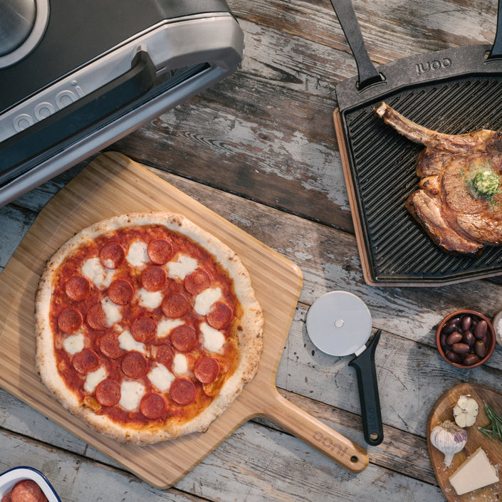 OONI Karu 16 Portable Wood Multi-Fuel Outdoor Pizza Oven Gas Bundle