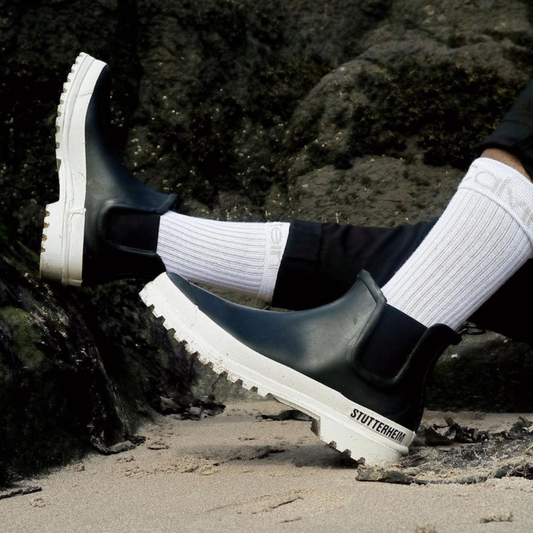 STUTTERHEIM Chelsea Rainwalker - Black / White