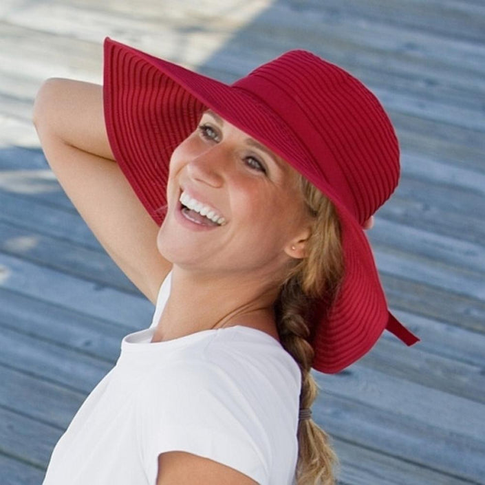 SUNDAY AFTERNOONS Beach Hat - Red
