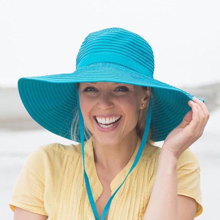 SUNDAY AFTERNOONS Beach Hat - White
