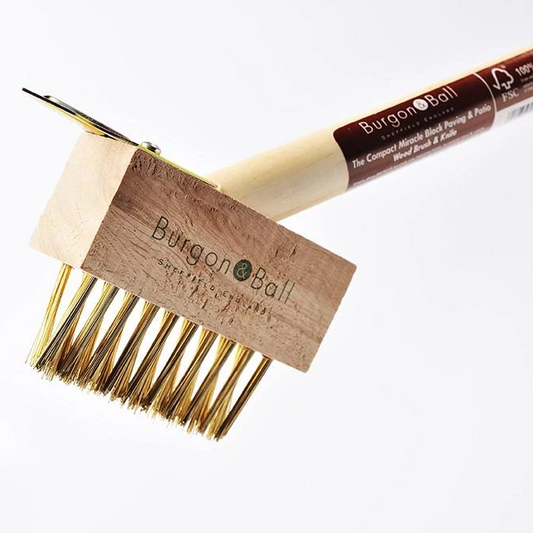 BURGON & BALL | Short Handled Miracle Block Paving Brush close-up