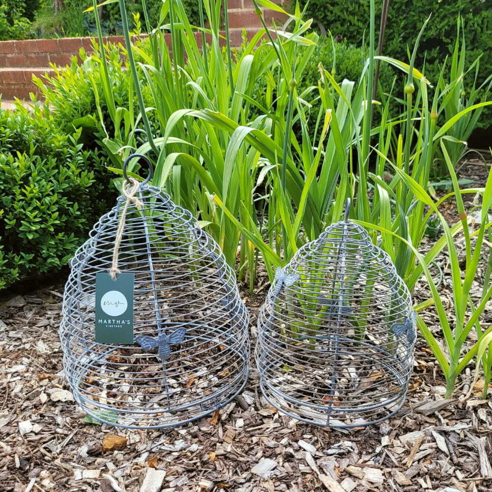 Load image into Gallery viewer, MARTHA&#39;S VINEYARD Beehive Wire Round Cloche - Set of 2