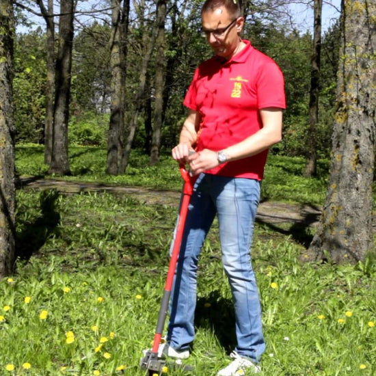 Using a Wolf Garten Weeder
