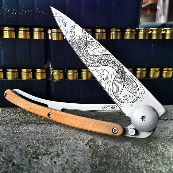 DEEJO KNIFE | Juniper Wood 37g - Fish Displayed