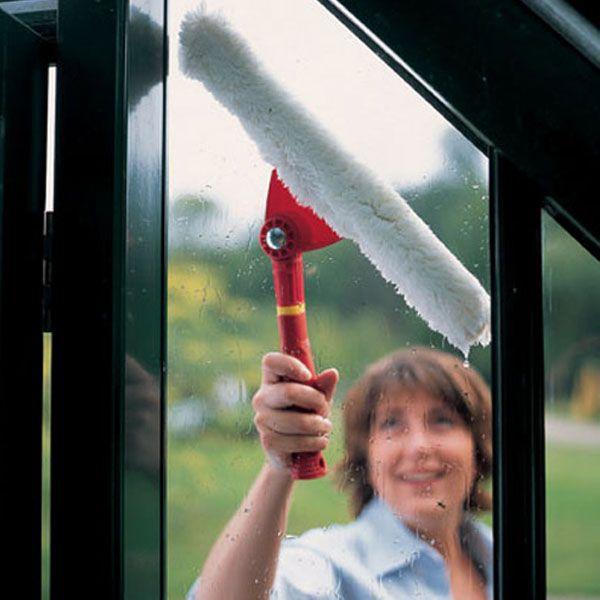 Easy Cleaning with WOLF GARTEN | Multi-change Window Washer