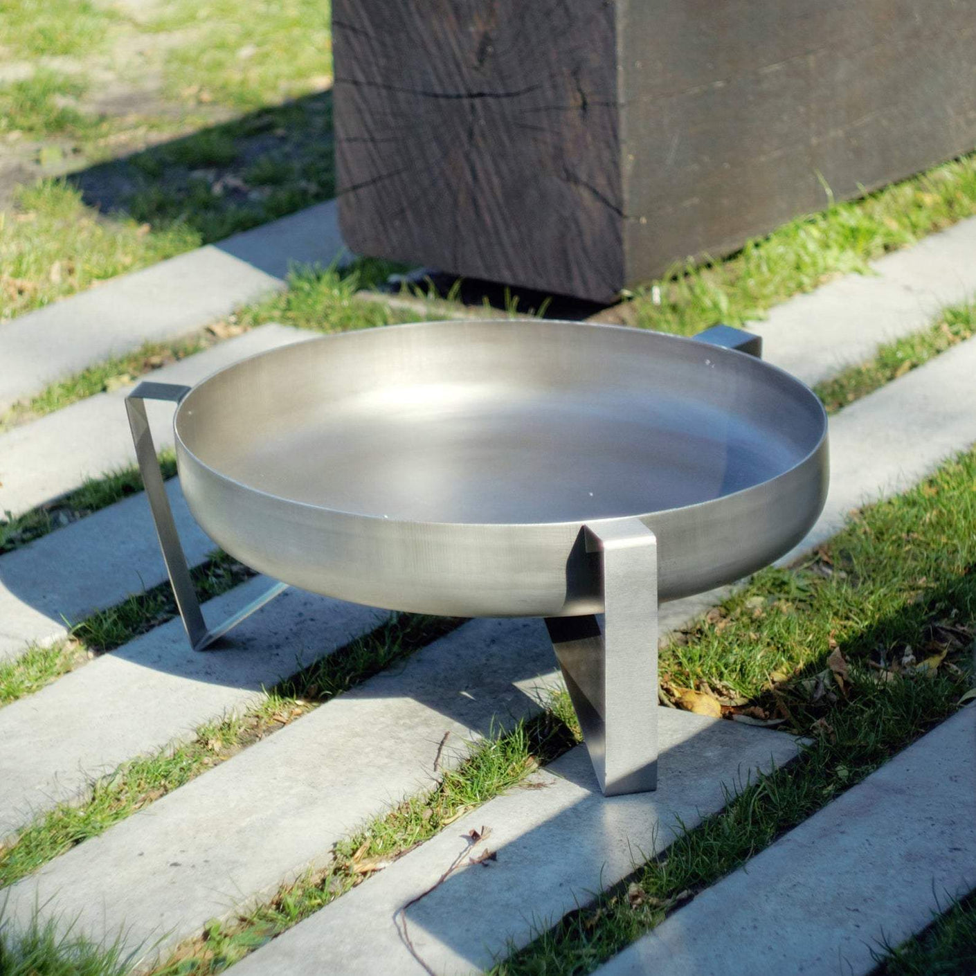 Load image into Gallery viewer, ALFRED RIESS Tashkooh Steel Fire Pit - Medium